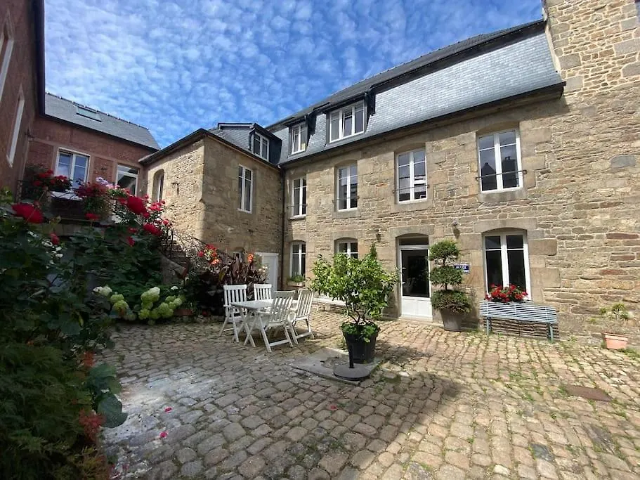 Apartment Studio Cosy Tout Equipe En Coeur De Ville Au Calme Guingamp